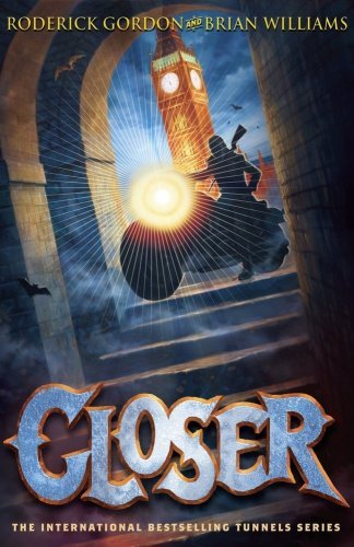 Cover of Tunnels 01 - Closer