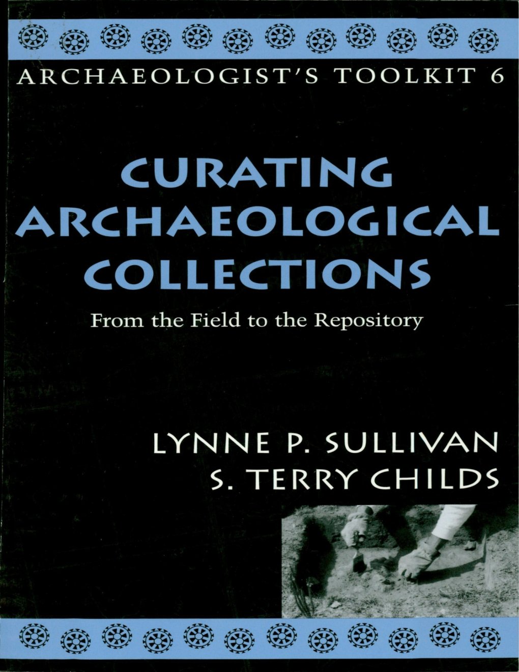 Cover of Curating Archaeological Collections