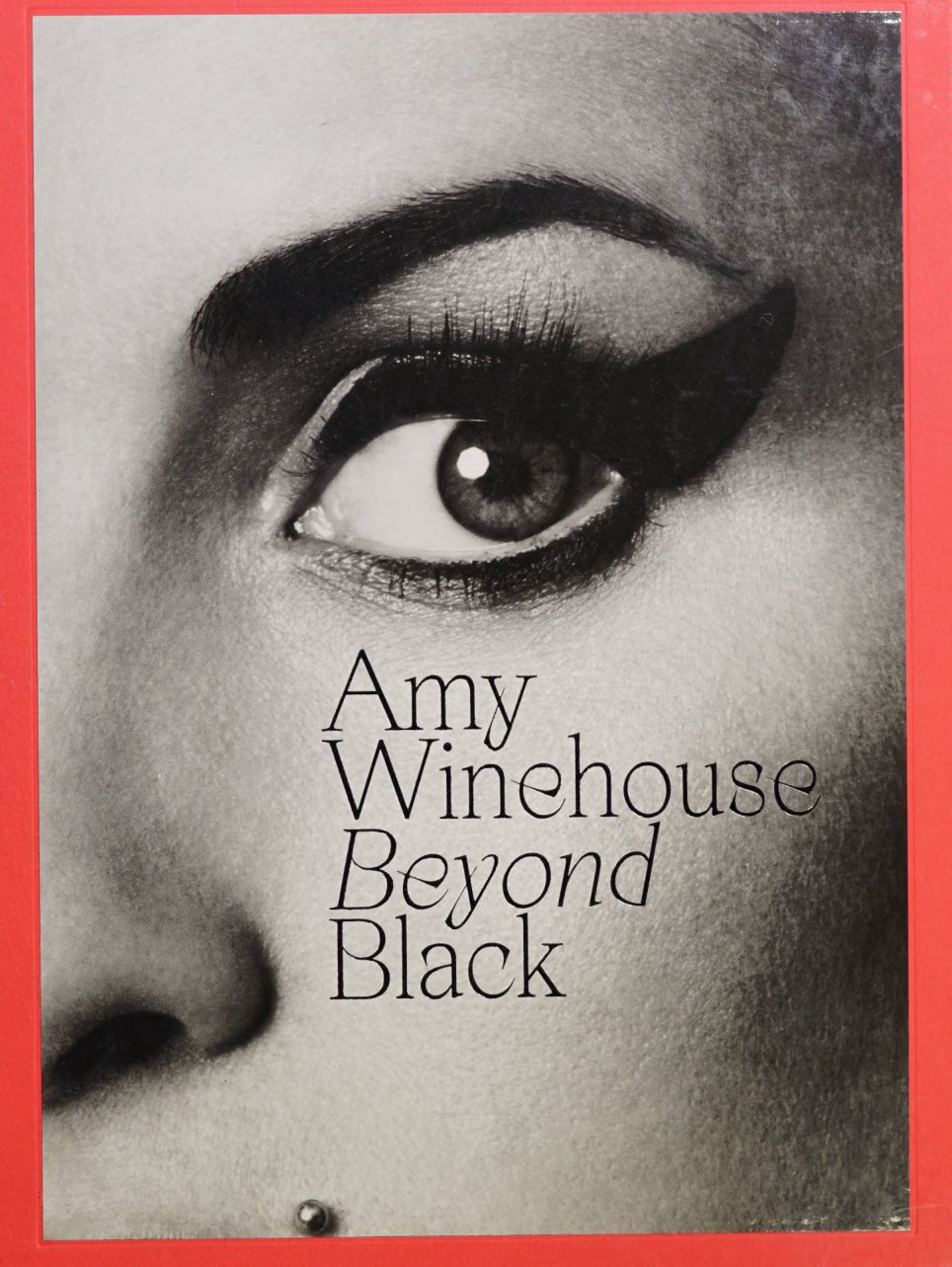 Cover of Amy Winehouse : beyond black